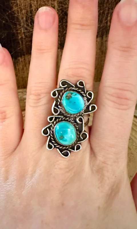 Spring band rings-VINTAGE DOUBLE SPIRAL Sterling Silver Turquoise Ring • Size 6 1/2