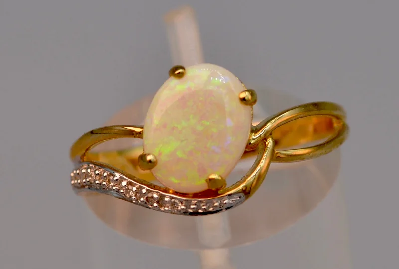 Small flower rings-14K yellow gold Opal ring with diamonds