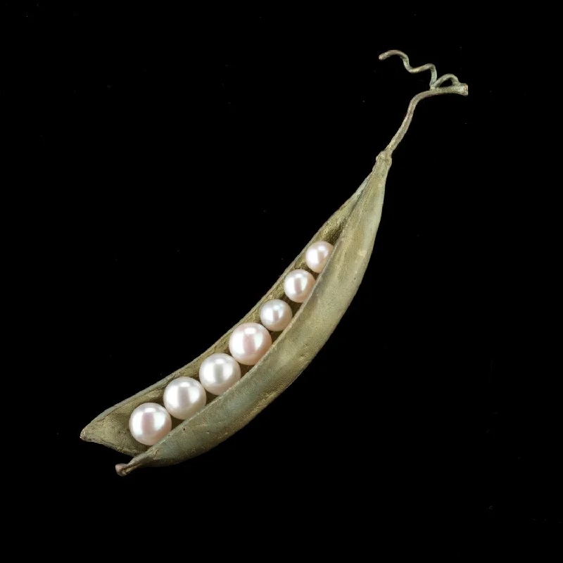 Quirky design brooch-Pea Pod Brooch - 7 Pearls