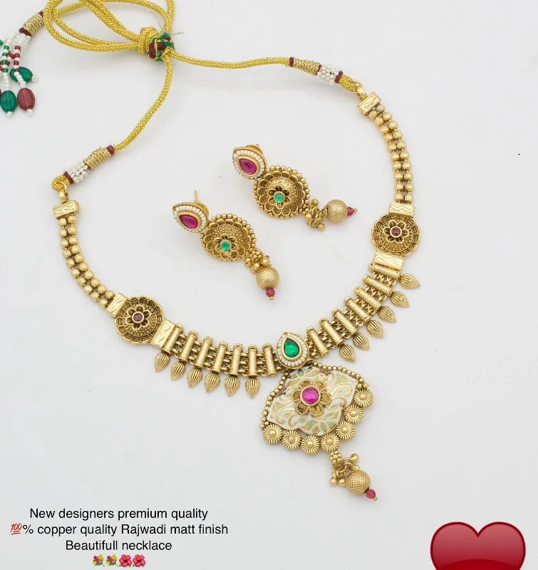 Wide bib necklaces-Pooja Bangles Gold Plated Pota Necklace set