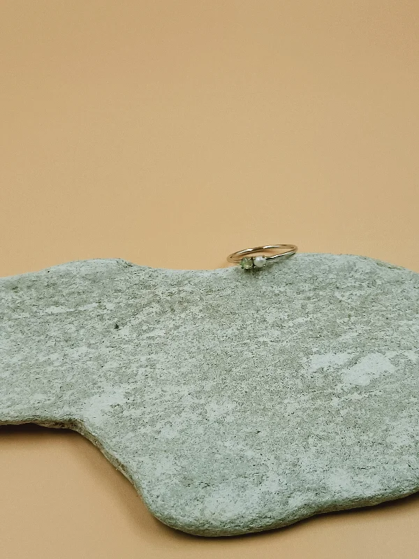 Bamboo style rings-Odxel Pearl Opal Ring in Silver Tone