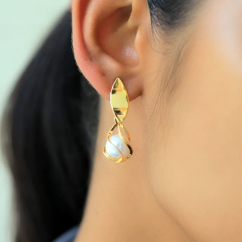 Curved art earrings-Sophisticated Gold-Toned Earrings With A Single, Elegant Pearl Drop.