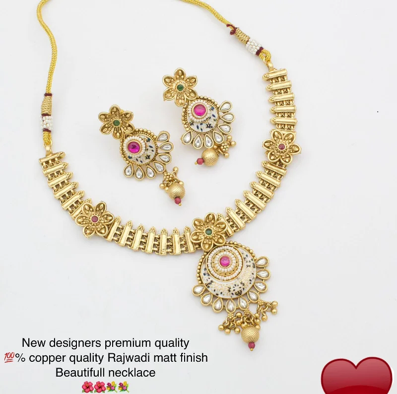 Solid link necklaces-Pooja Bangles Gold Plated Pota Necklace set