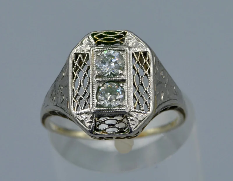 Cedar grain rings-14K white gold Antique Art Deco diamond ring