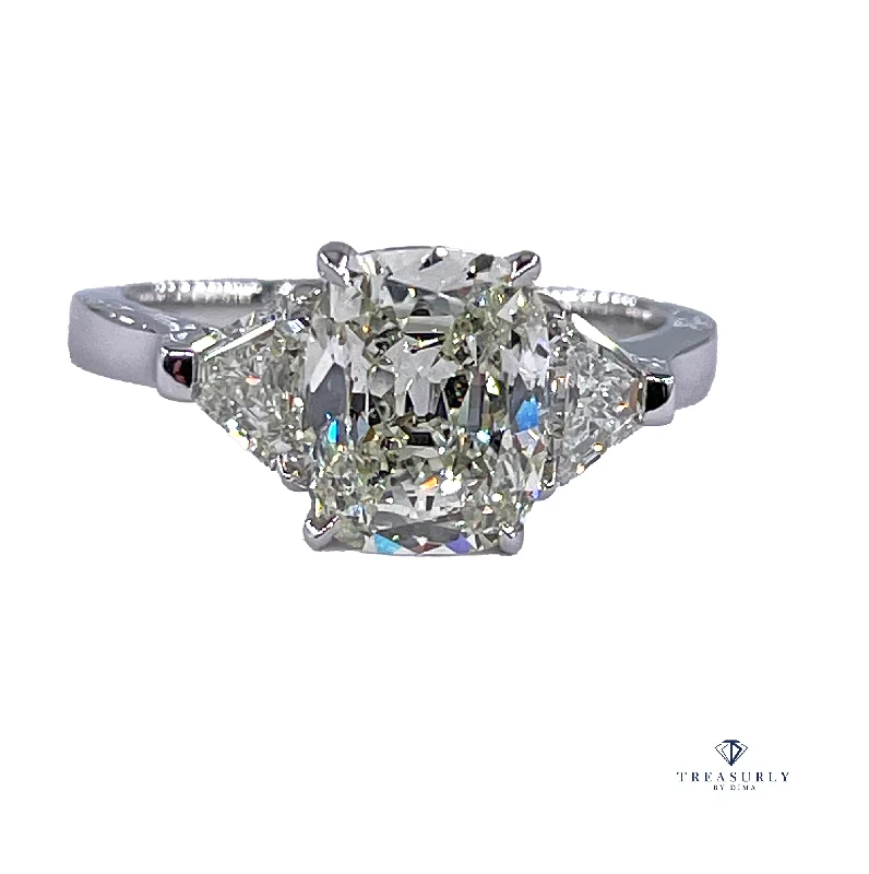 Fiber edge rings-Vintage GIA 2.55ctw Antique Cushion Cut Diamond 3 Stone Engagement Platinum Ring