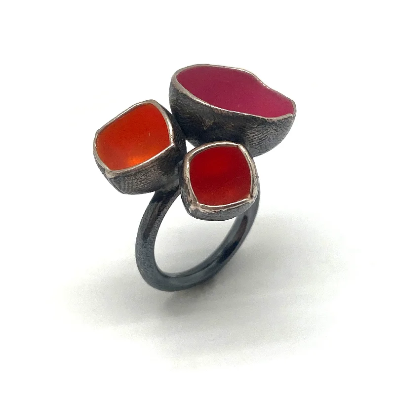 Cedar grain rings-Tri-Circle Pink and Oxidized Silver Ring